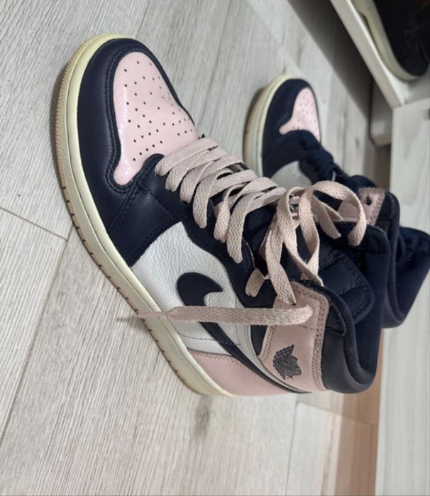 adidasi nike roz in stare buna