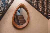 Дизайнерско огледало - дървена рамка
