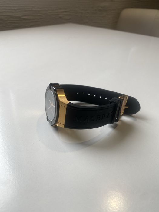 Часовник Maserati