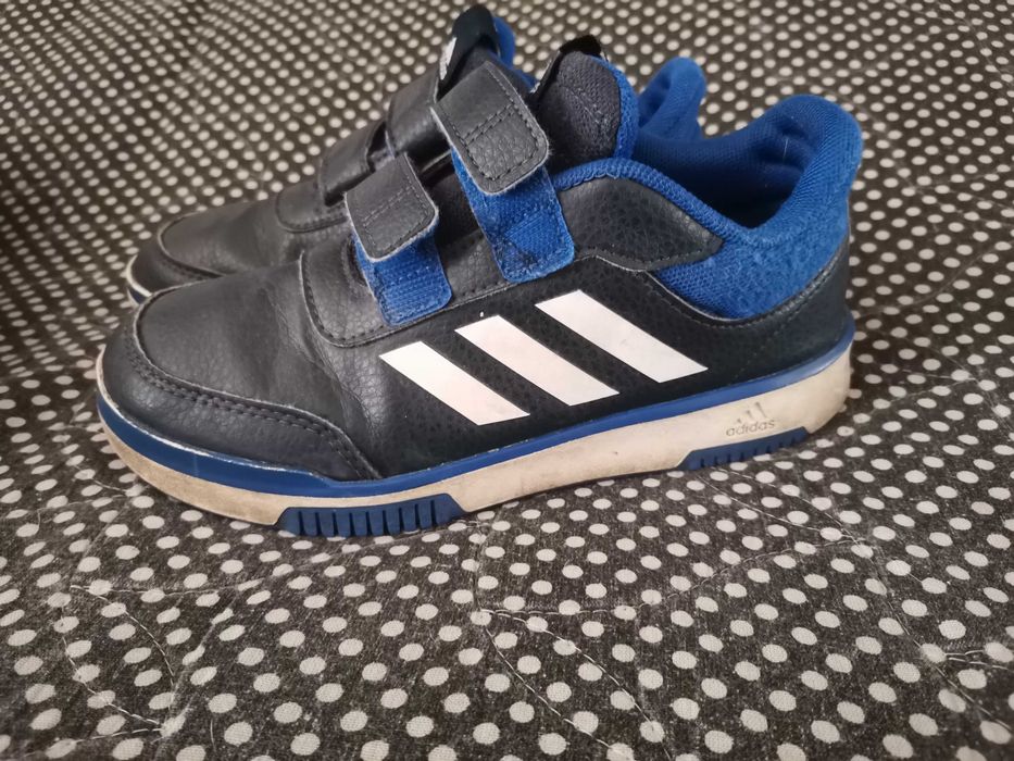 маратонки  Adidas + подарък