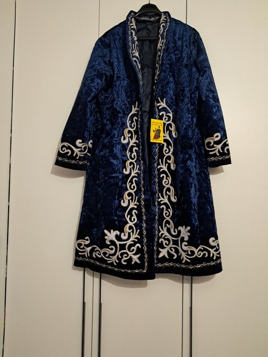 Национальный женский шапан