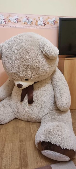 Много голям мечок