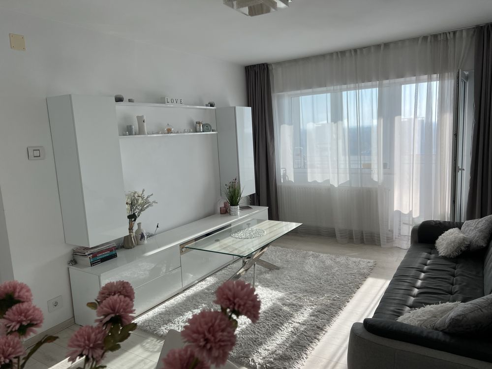 Vand sau dau la schimb apartament. Schimb doar cu casa in Arad