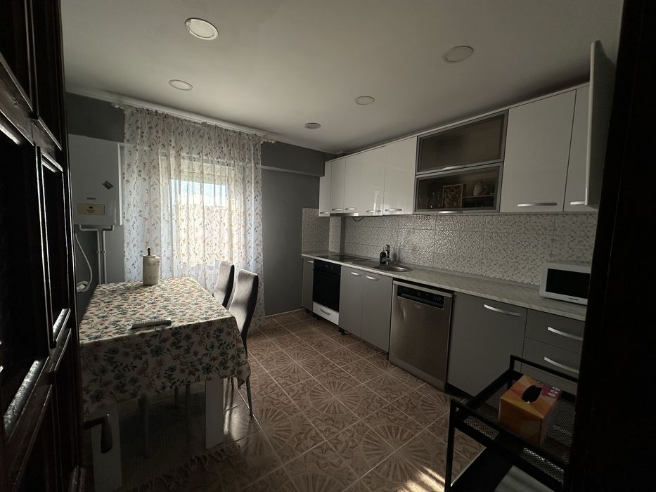 Apartament 4 camere 83 mp utili