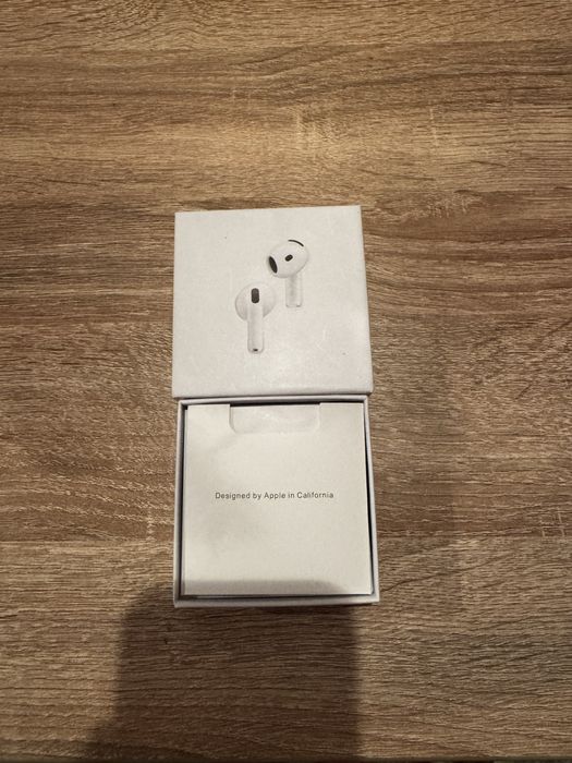 Casti airpods 4 noi