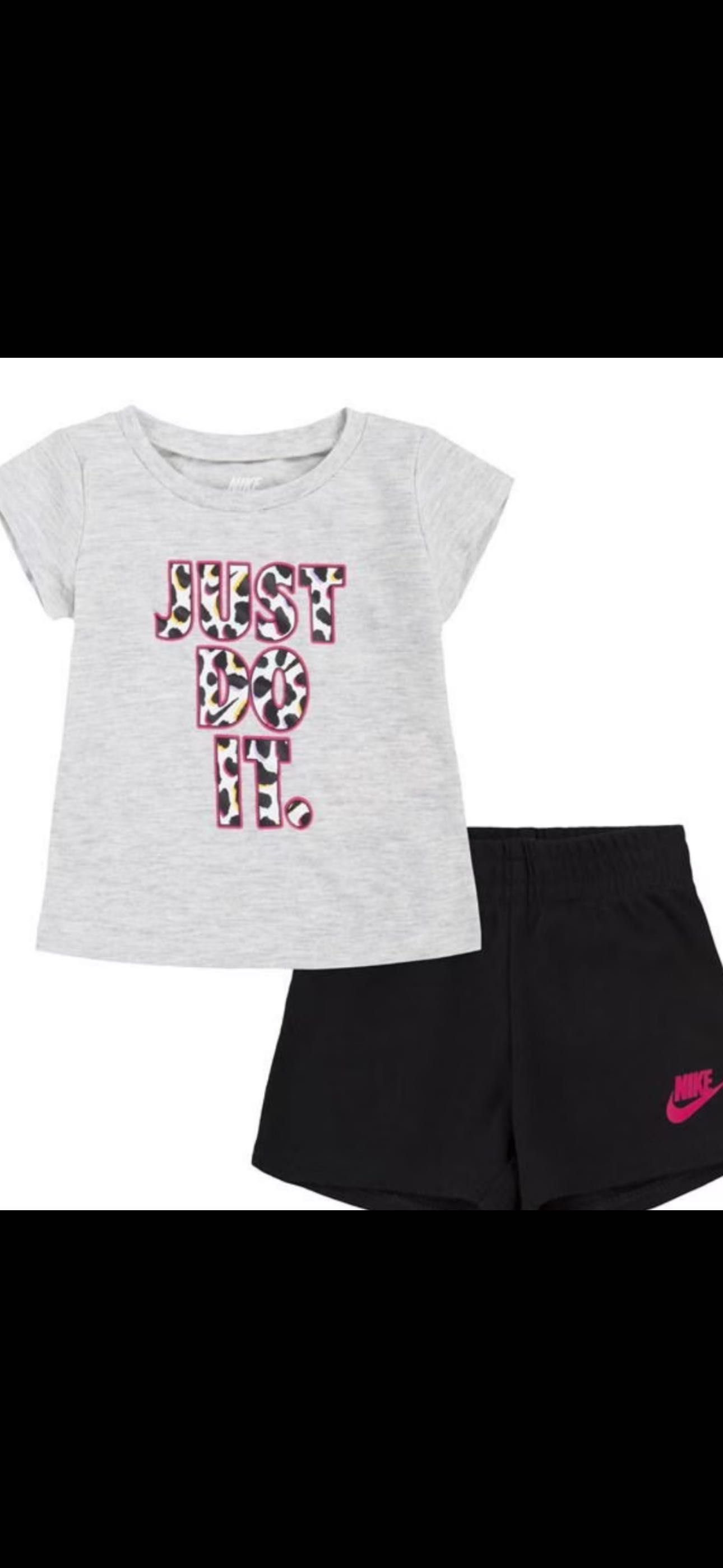 Нови оригинални комплекти NIKE за момичета