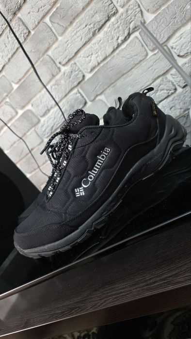 Оригинальные кроссы Columbia