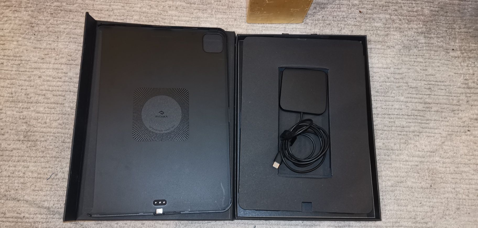 PITAKA MagEZ Case Pro за iPad Pro 11" 2022 г + PitaFlow безжично заряд