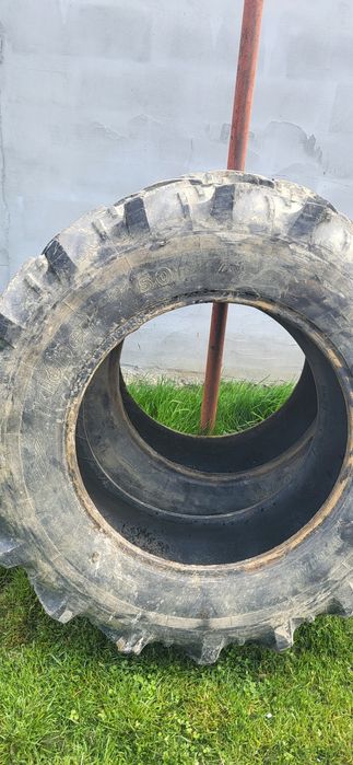 Vand anvelope R28 14.9 la un preț corect