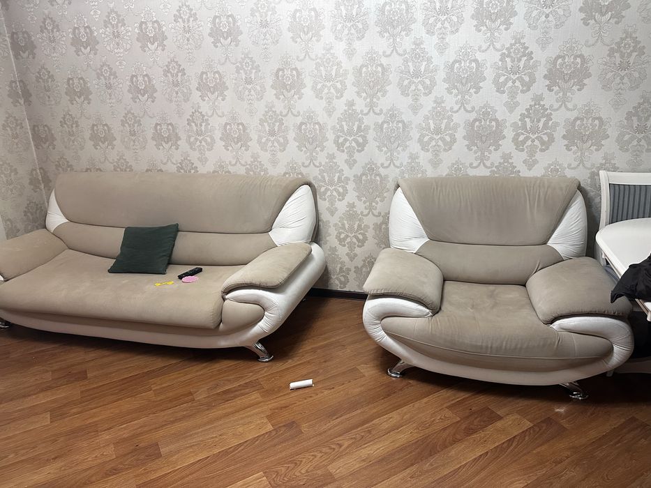 Диван и пресла для зала