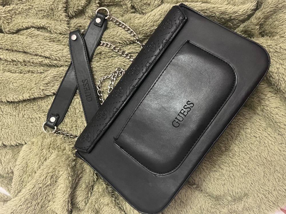 Дамска чанта с дълга дръжка GUESS