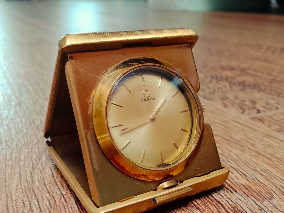 Часовник OMEGA в топ състояние настолен или джобен