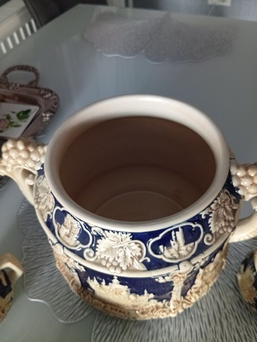 Bol din ceramica  cu capac și patru cani