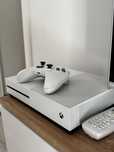 Xbox one S 1tb plus joc