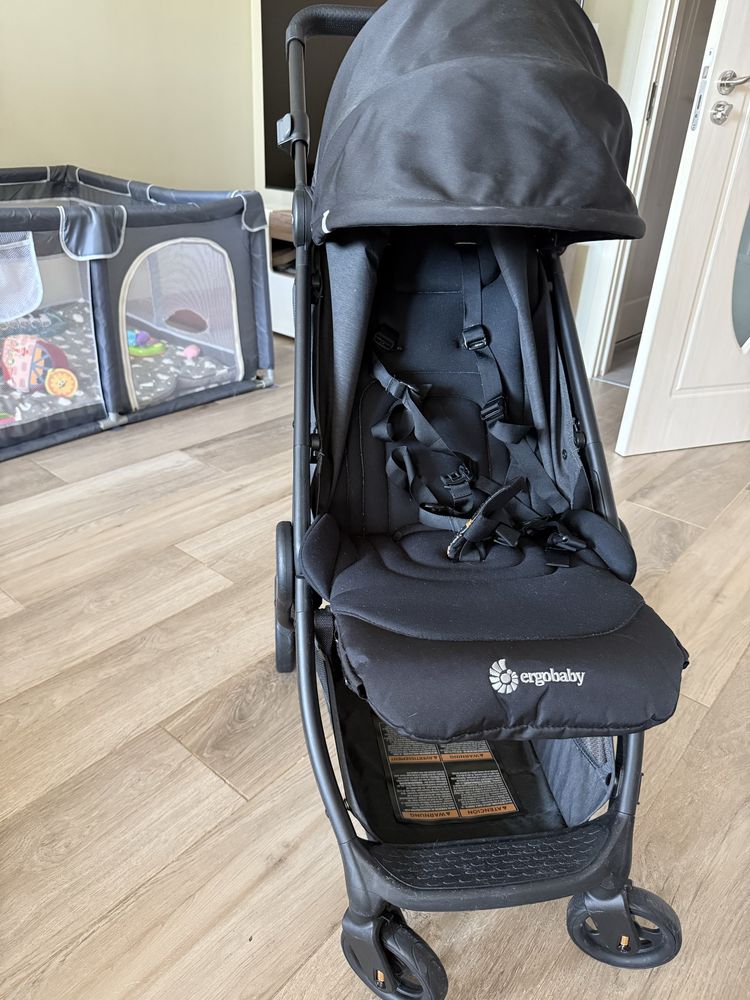 Продавам количка Ergobaby Metro+ Black
