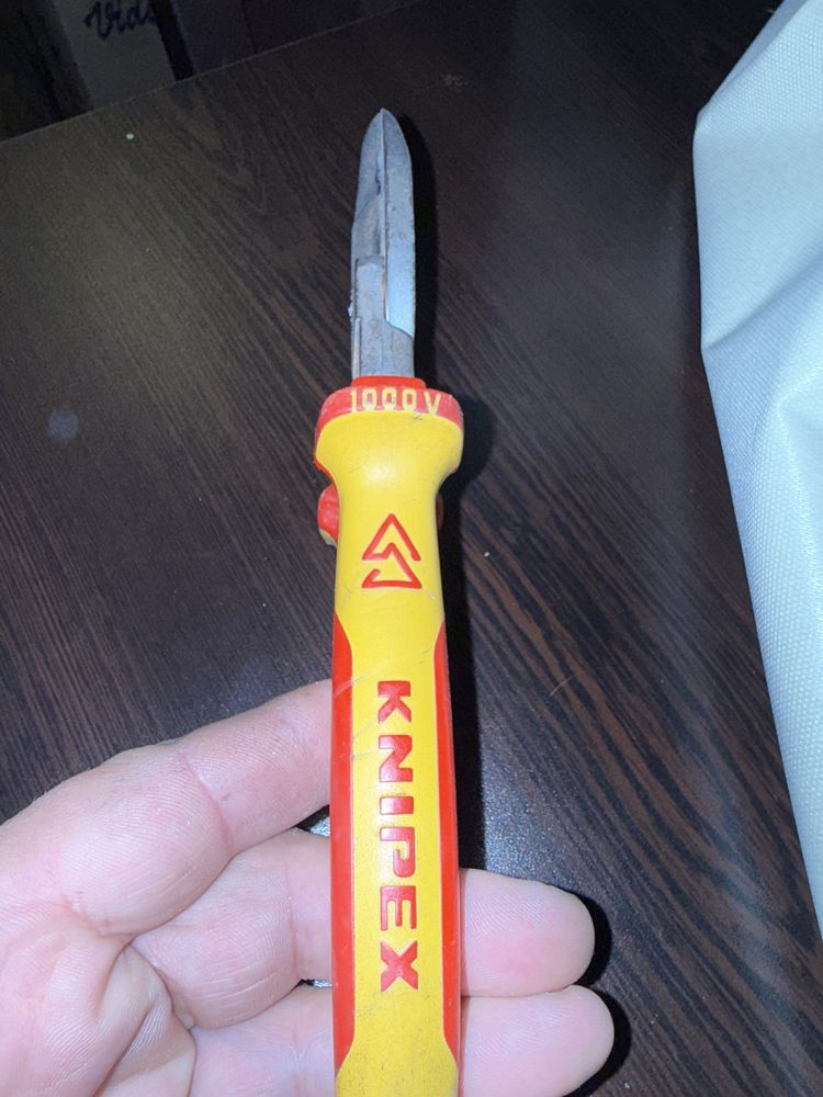 Клещи за рязане на кабел Knipex