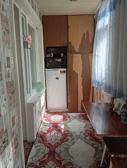 СРОЧНО !! Продается квартира в Яшнабаде 2/2/4 ( 50 кв/м ) Асалабад 1