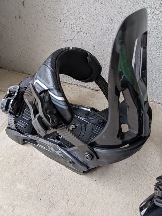 Продавам snowboard + автомати + обувки