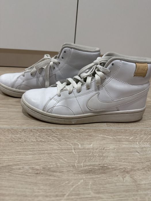 Продам оригинальные кроссовки nike