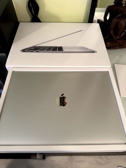 MacBook Pro 13" (A2289) 2020 - Перфектно състояние!