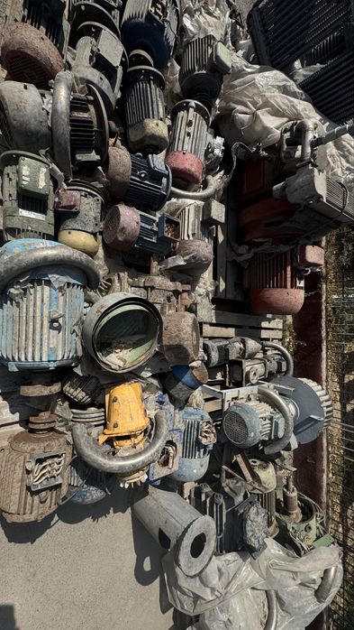 Продам электродвигатели разный мошностей и в разном состоянии