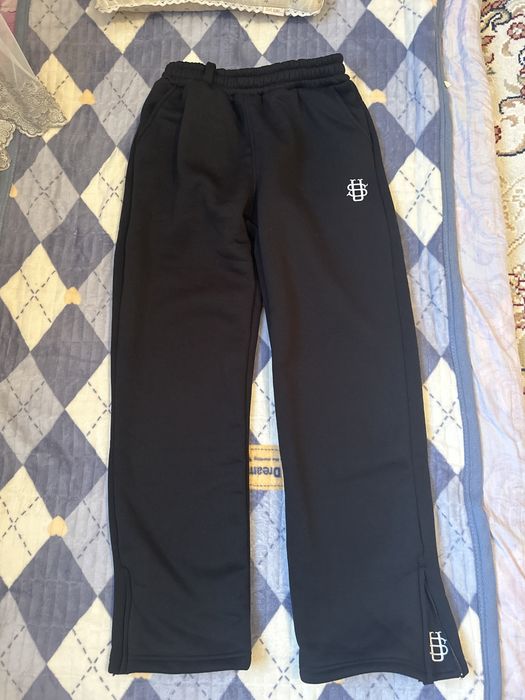 Продам модные брюки,новые.Не подошел размер.