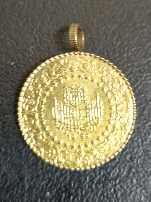 Златна турска монета