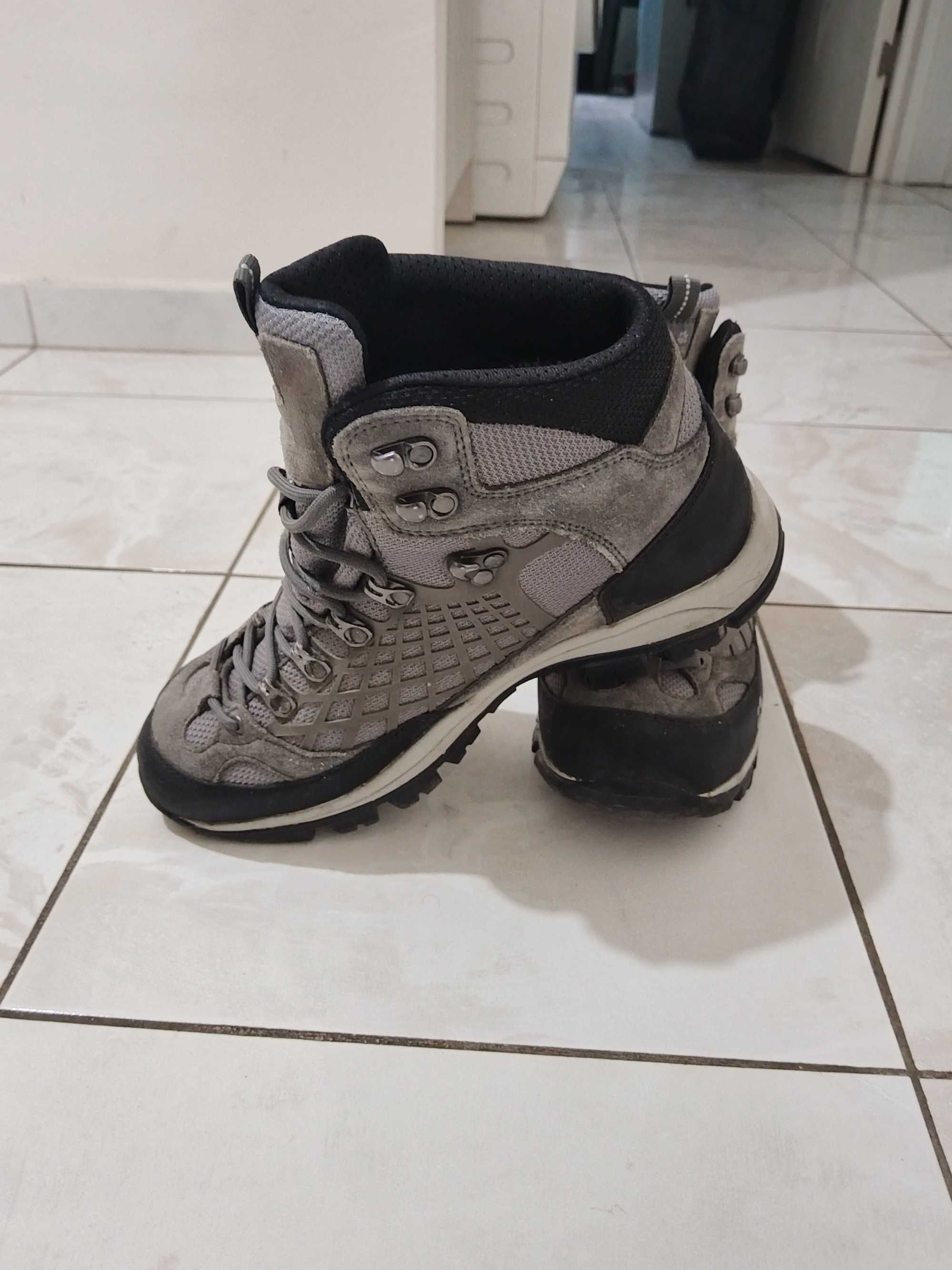 Jack wolfskin 40.5