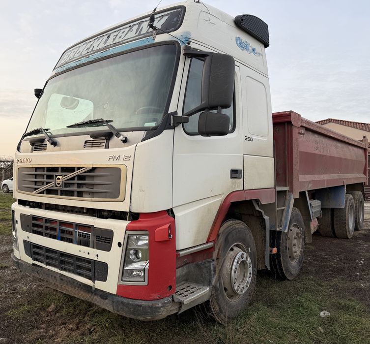 Volvo 8x4 basculabil