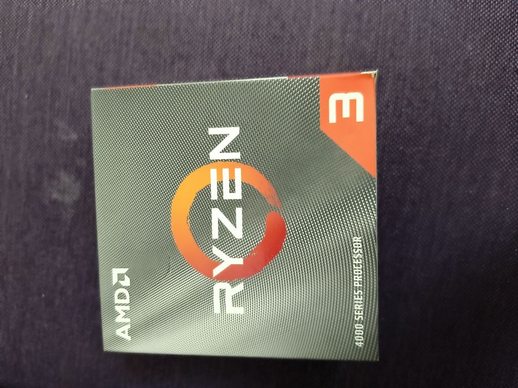 Vând procesor AMD Ryzen 3 4100