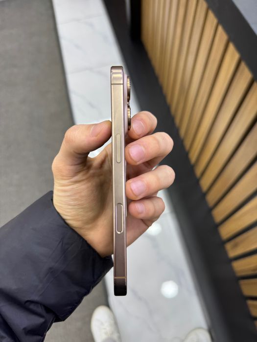 iPhone 16 PRO, desert 256, 92% karobka bor.