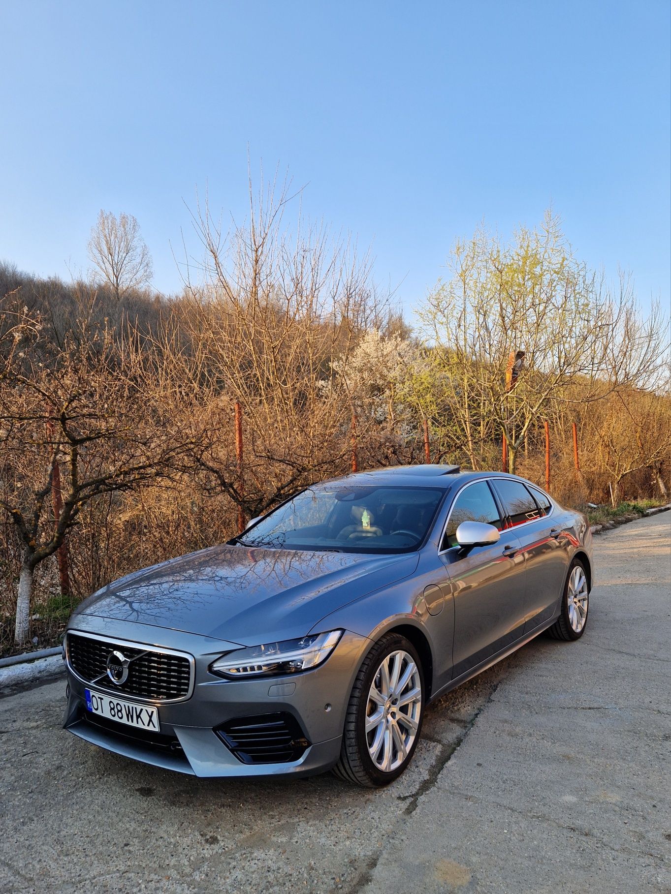 Volvo S90 T8 R-Design Twin-Engine AWD Plug-in Hybrid 392Cp