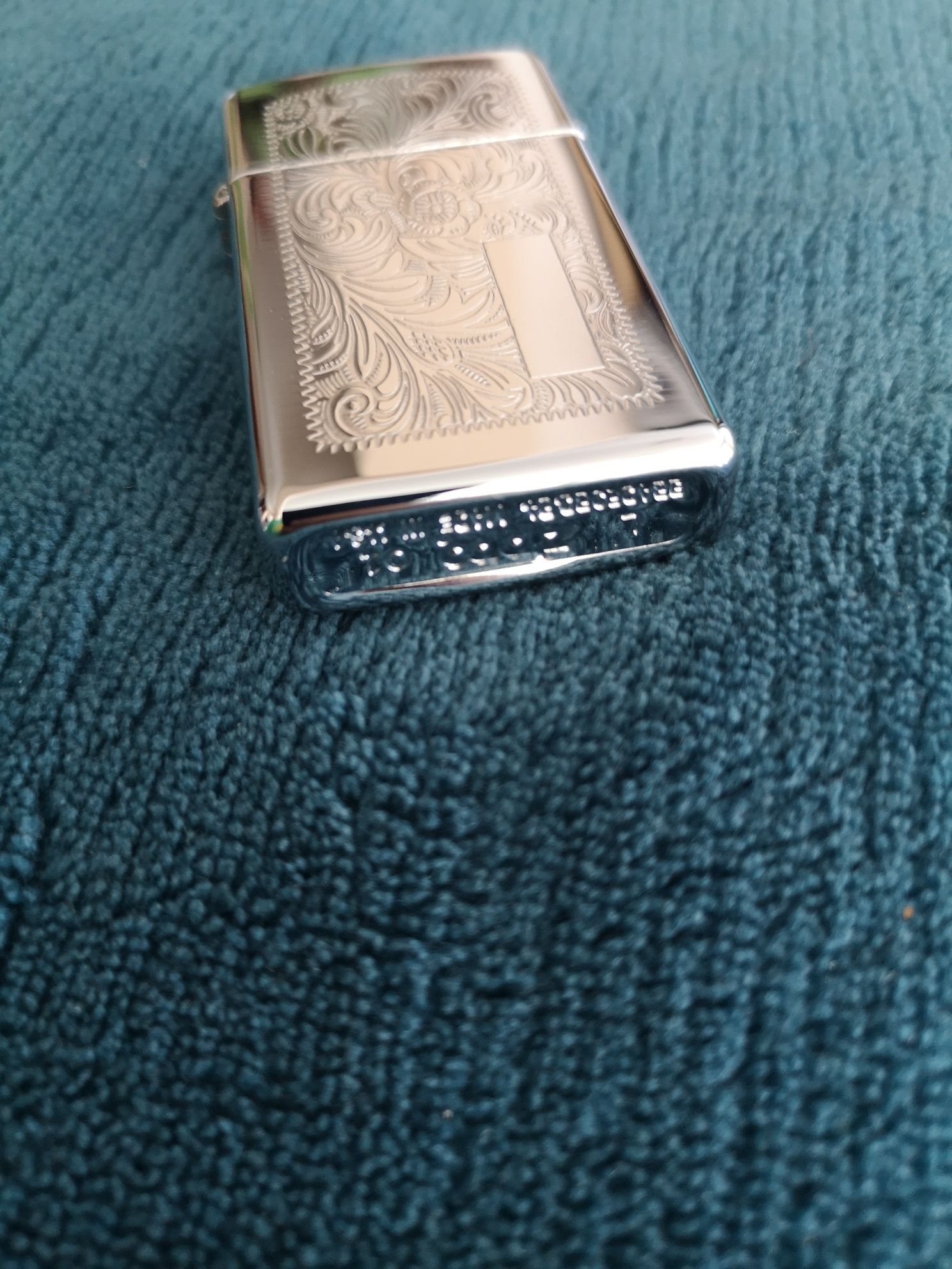 Zippo slim Chrome Venetiian