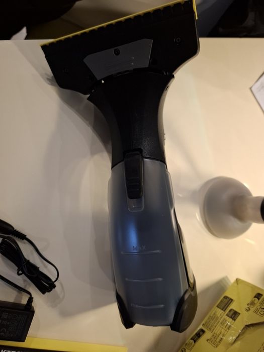 Aspirator ,curățitor geamuri Karcher .WV 5 Plus N