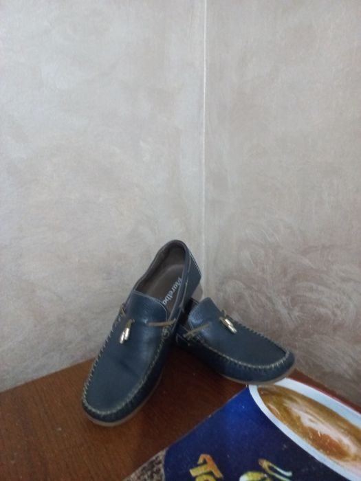 Vând adidasi în stare bună