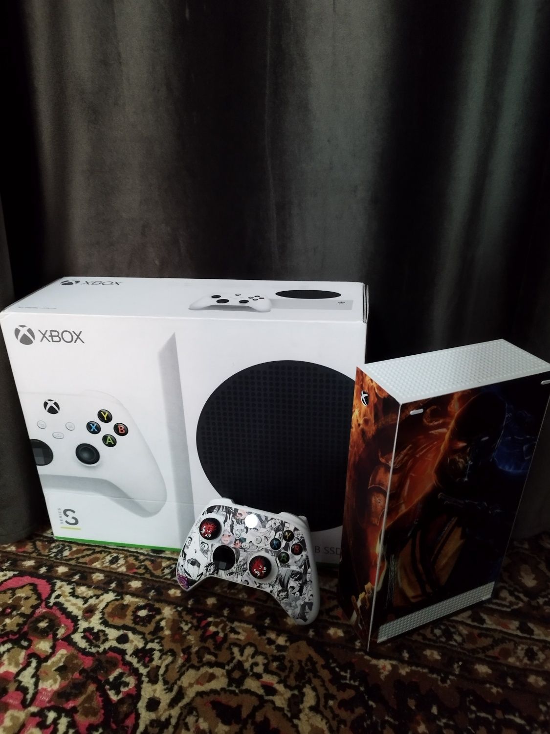 Xbox sires s  в идеальном состоянии с коробкой и документами и со всем