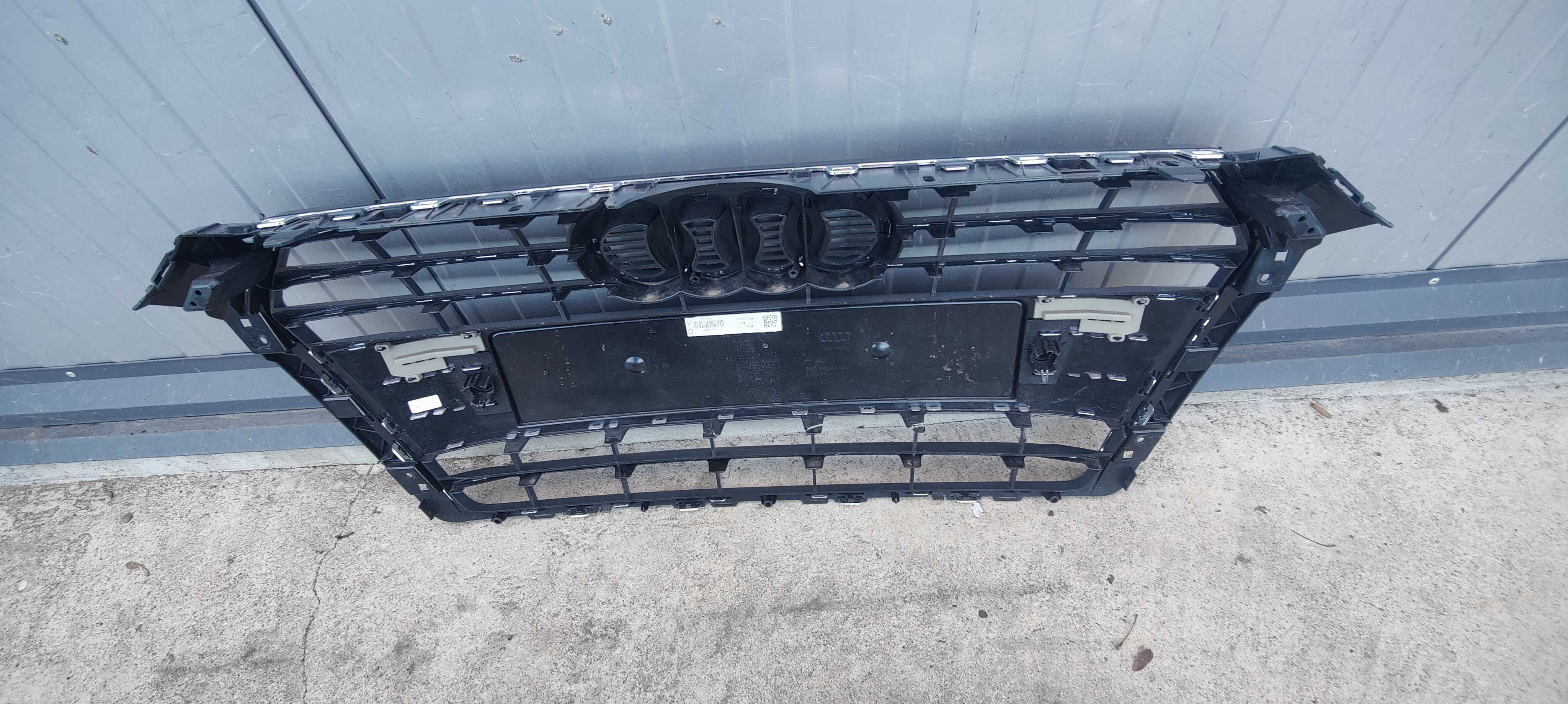 grila centrala audi a4 b9 s-line avariata