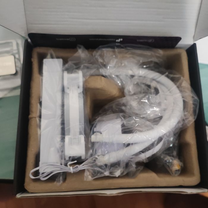 Procesor AMD Ryzen 3 3100 3.6 GHz + Cooler CPU AQIRYS Aquarius 120 AiO