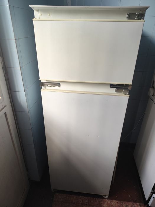 Домакински уреди: Хладилник, Печка, Пералня, Микровълнова,кожени легла