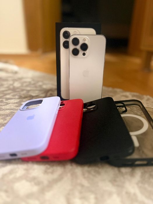 Vand iPhone 13 Pro, impecabil, cutie, încărcător + huse