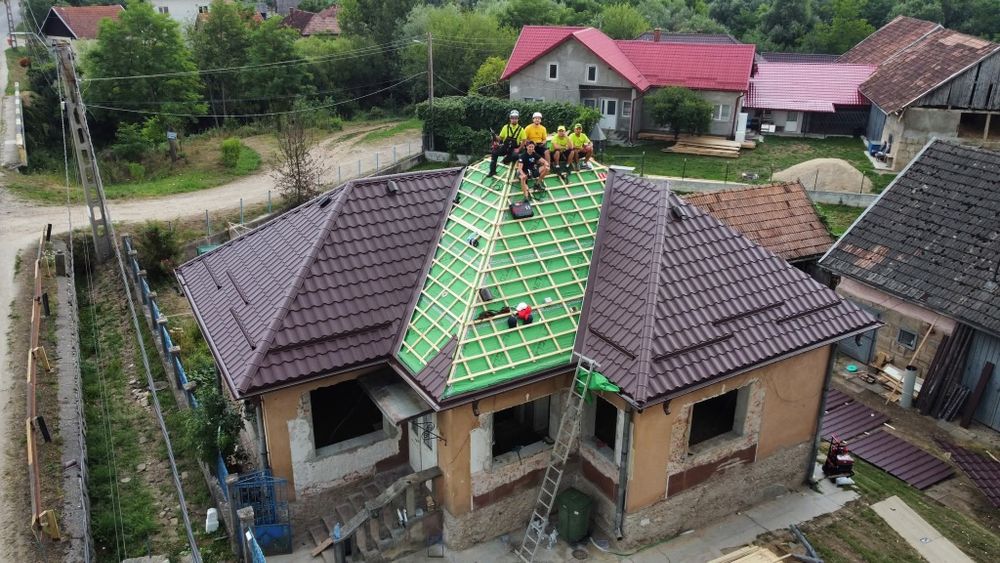 Executăm Acoperişuri reparații Acoperişuri