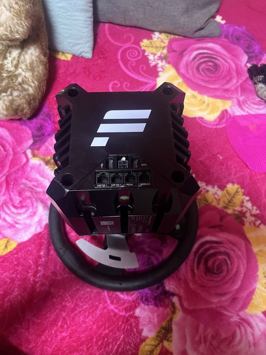 Vând volan FANATEC sau Schimb cu atv de 200cc sau scutere