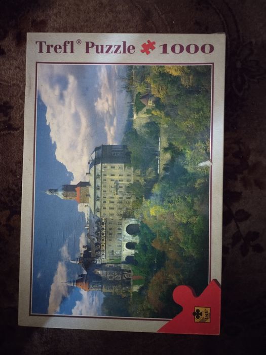 Пазлы, замок из 1000 элементов. Возможна отправка почтой.