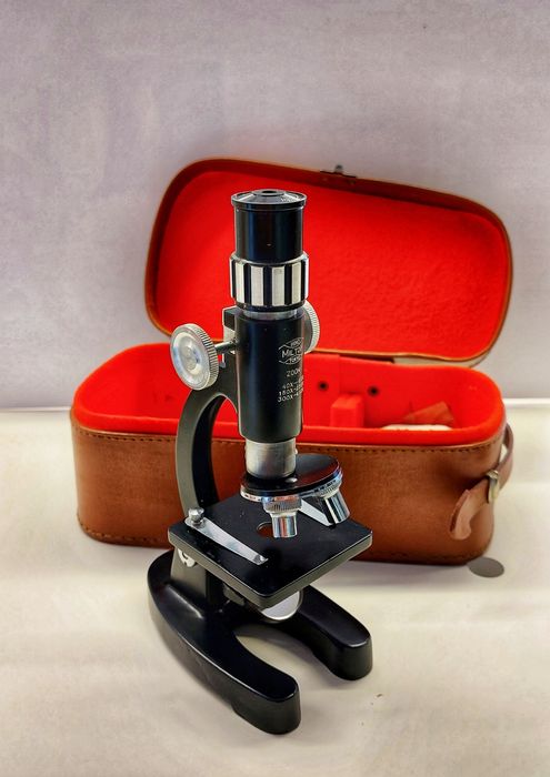 Стар японски микроскоп