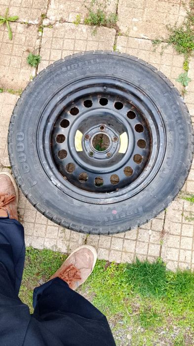 Резервна джанта с гума пирели  за пежо 607