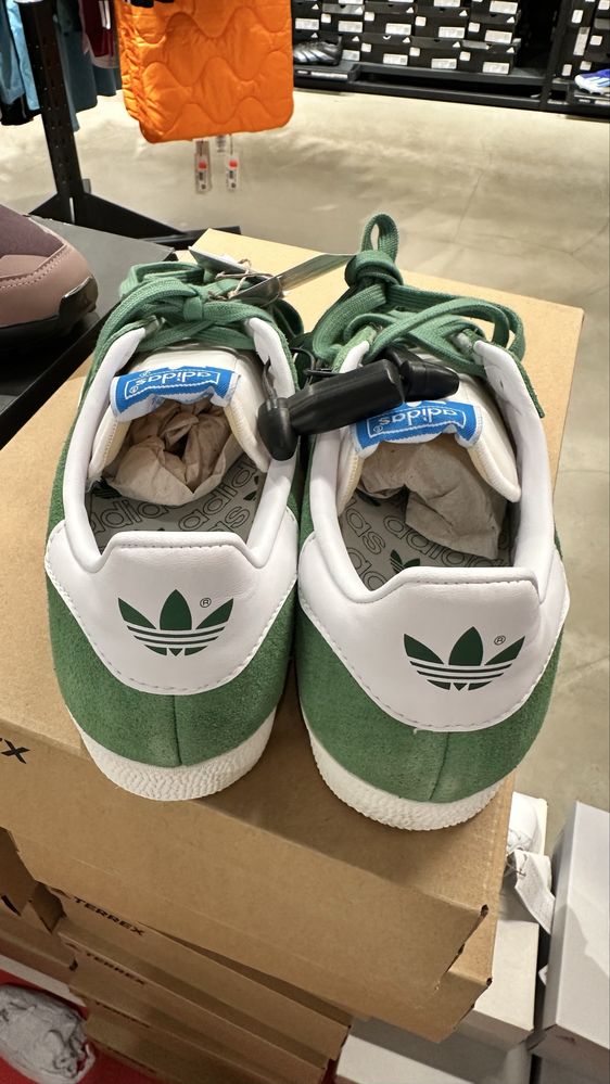Adidas Gazelle , originali din piele naturala ( 41.1/3 )