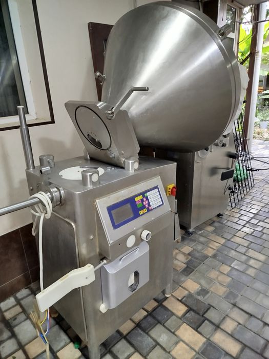 Колбасный шприц вакуумный роторный FREY KONTI 200