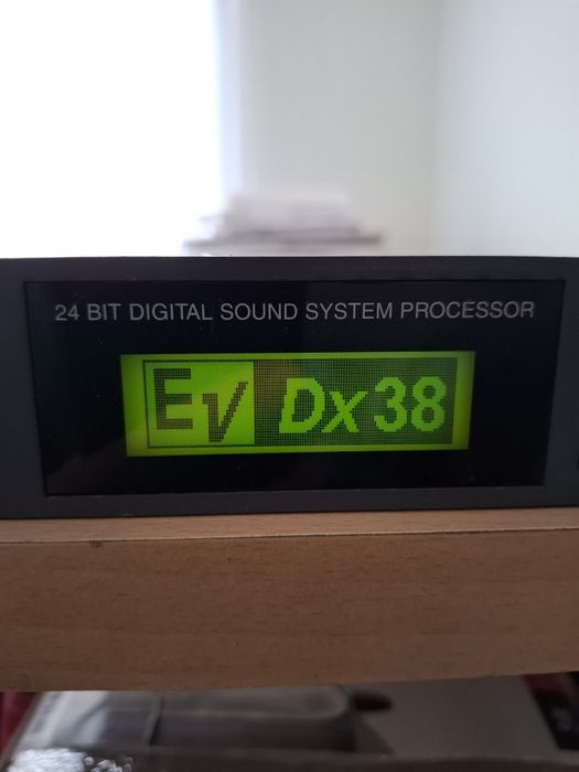 Vând Procesor Electro Voice EV DX 38 impecabil orice probă
