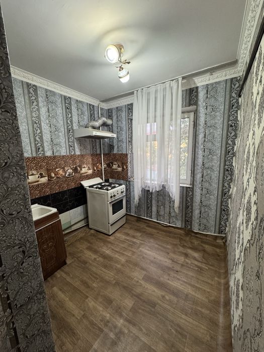 Квартира ватнийда 3 хоналик 4 хона килса булади