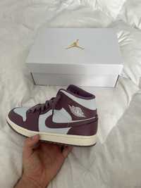 Jordan 1 mid WMNS pure platinum/ mauve sail